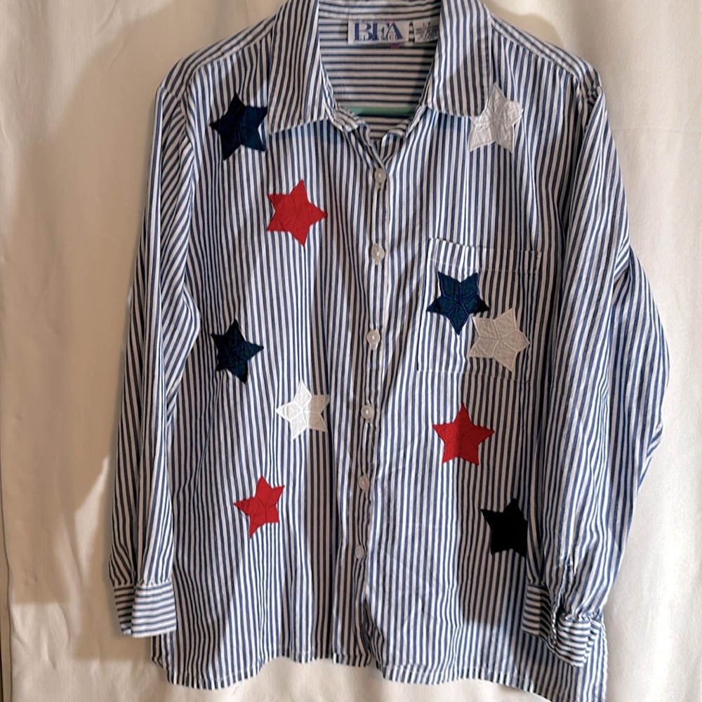 BFA Classice VINTAGE red white & blue starred blouse.